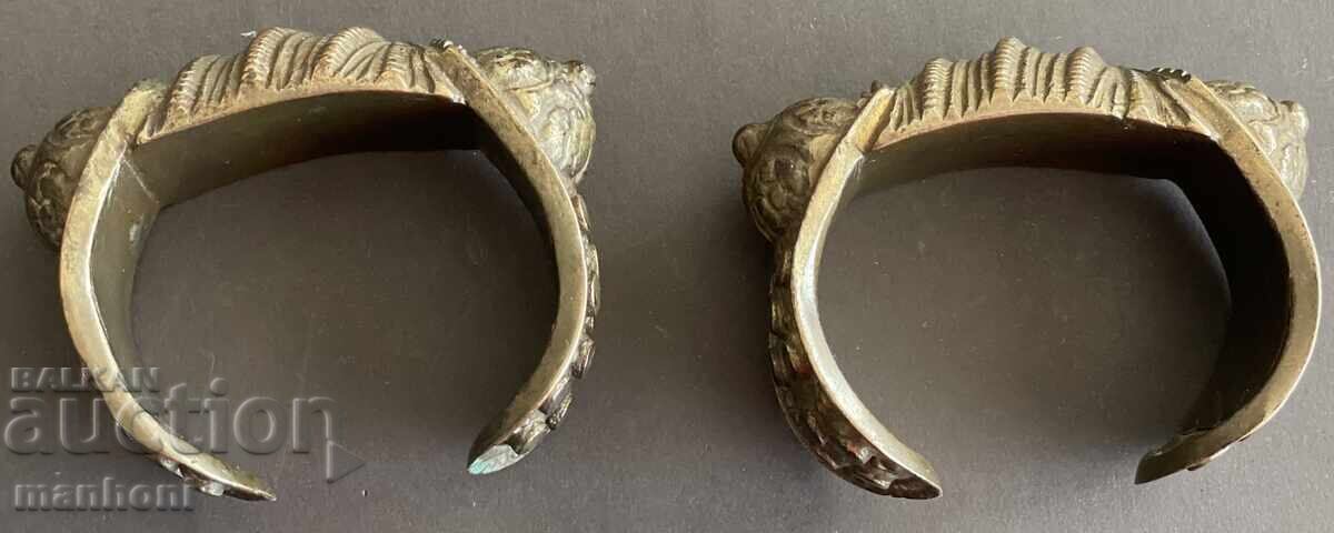 6118 Bulgaria pereche brățări renascentiste tip "rogatki" rare de găsit cu preț 400.00 BGN | € 204.52