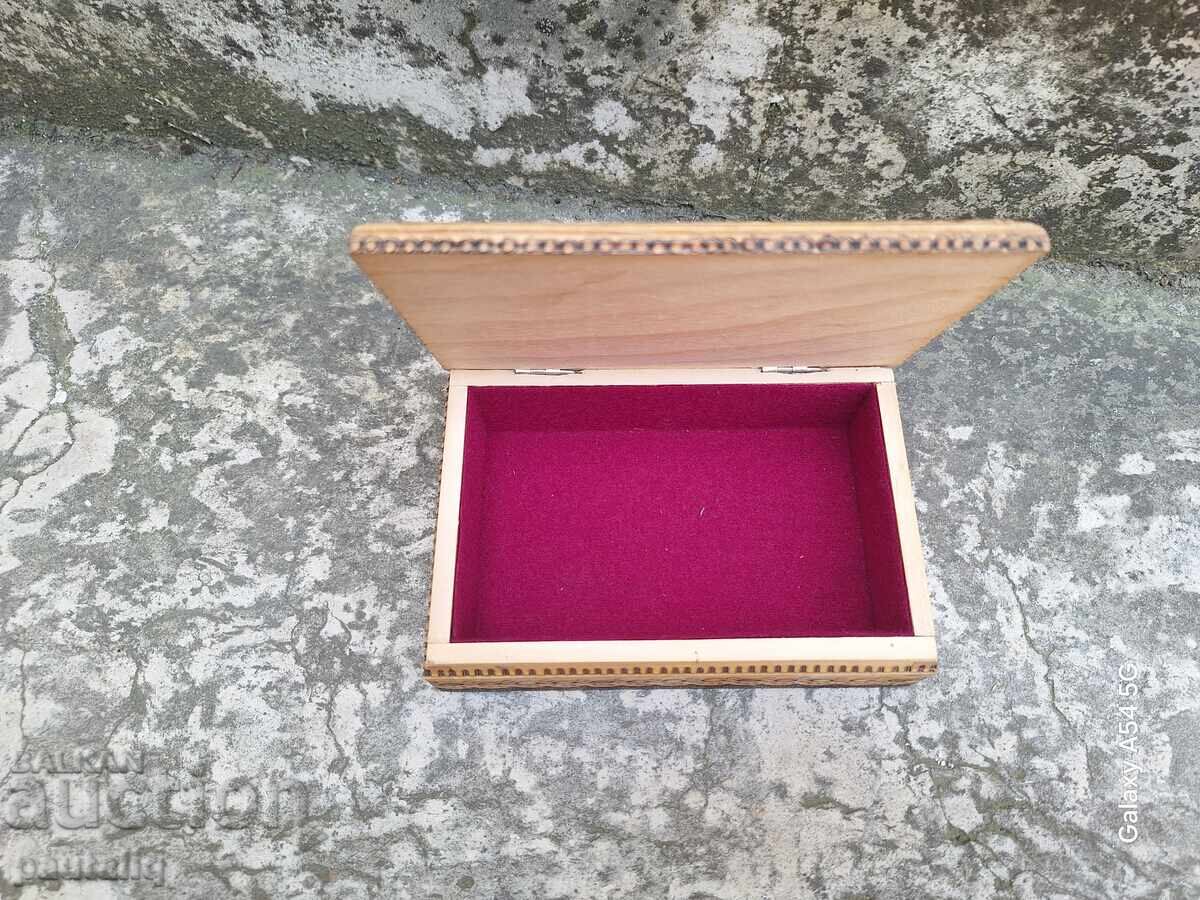 Παράδοση Ξύλινο κουτί κοσμημάτων