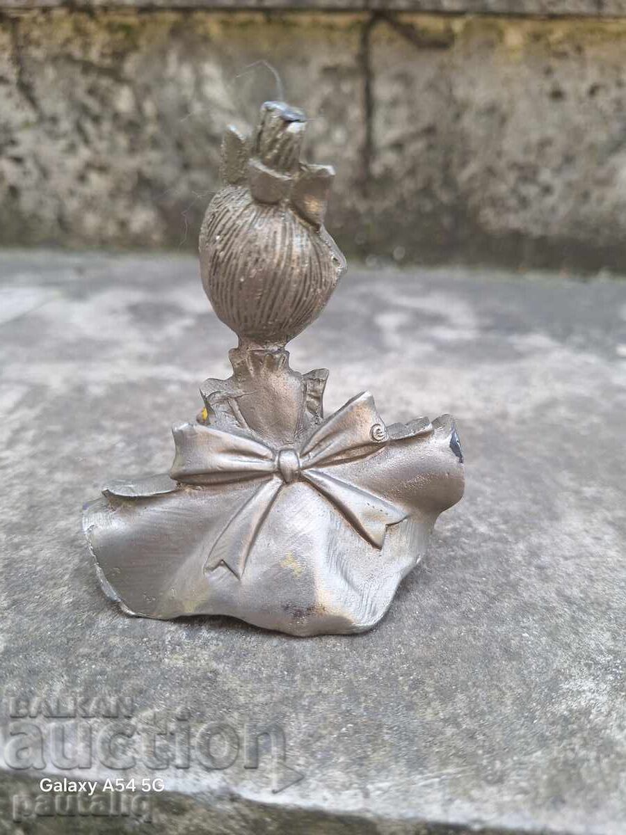 Аукцион МАСИВНА МЕТАЛНА СТАТУЕТКА Аукцион МАСИВНА МЕТАЛНА СТАТУЕТКА