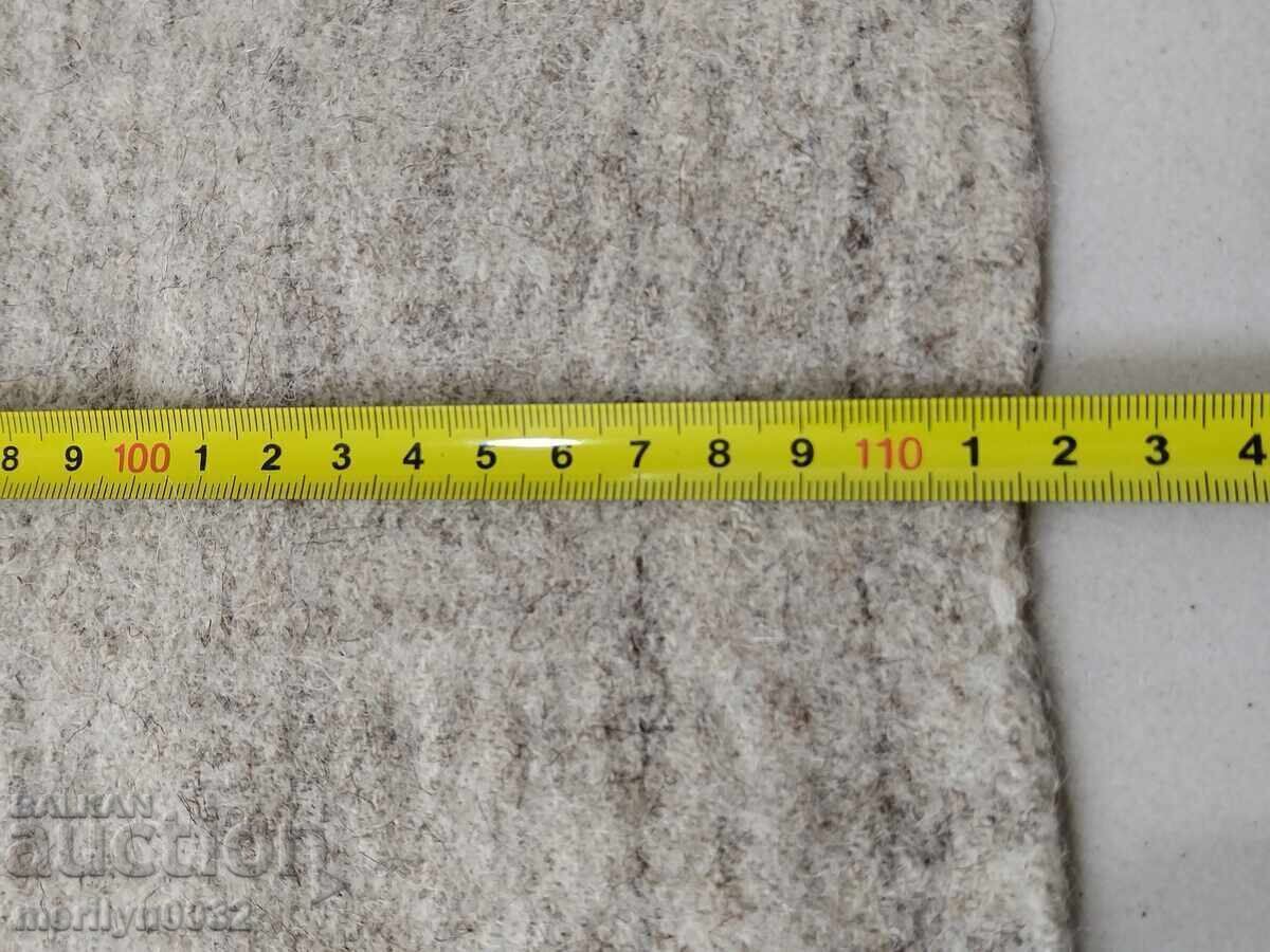 Delivery of Old hand-woven fabric blanket white felted wool 2/1.2 meters wool