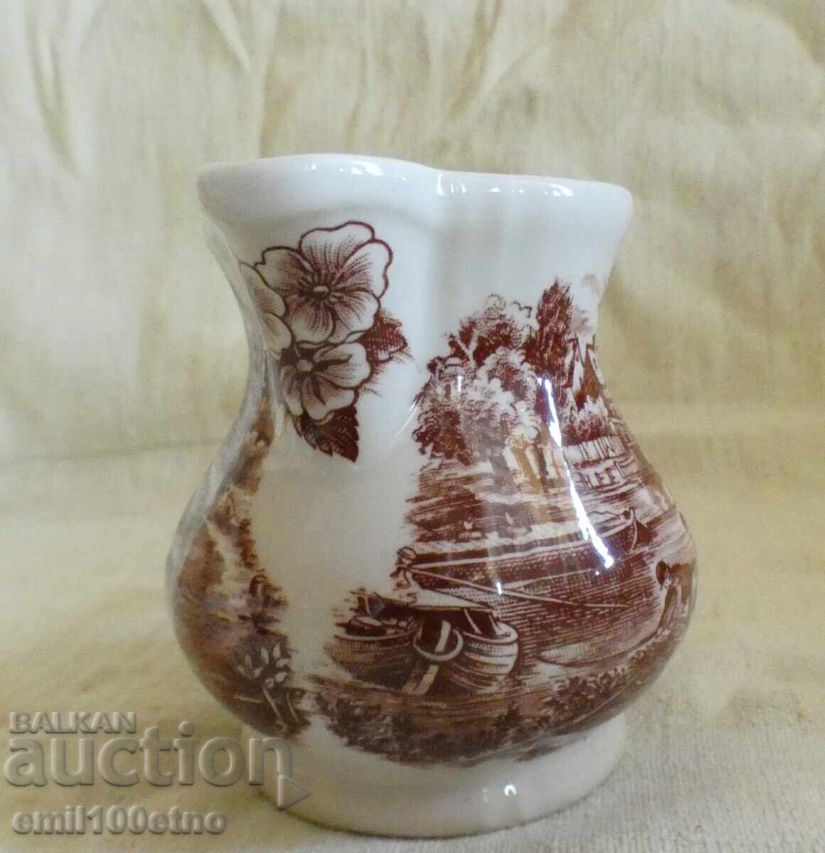 Παράδοση Κανάτα για γάλα - λατιέρα πορσελάνη Staffordshire Αγγλία Παράδοση Κανάτα για γάλα - λατιέρα πορσελάνη Staffordshire Αγγλία