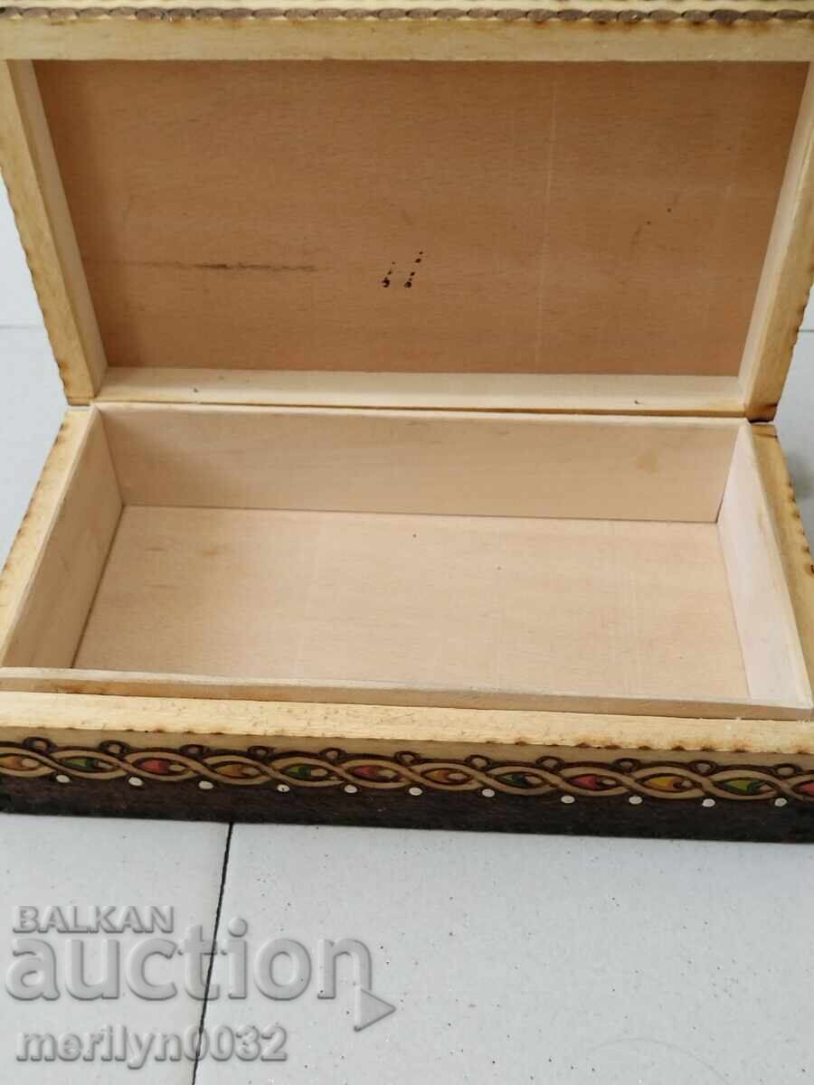 Auction  Barber's Supplies Box, NRB