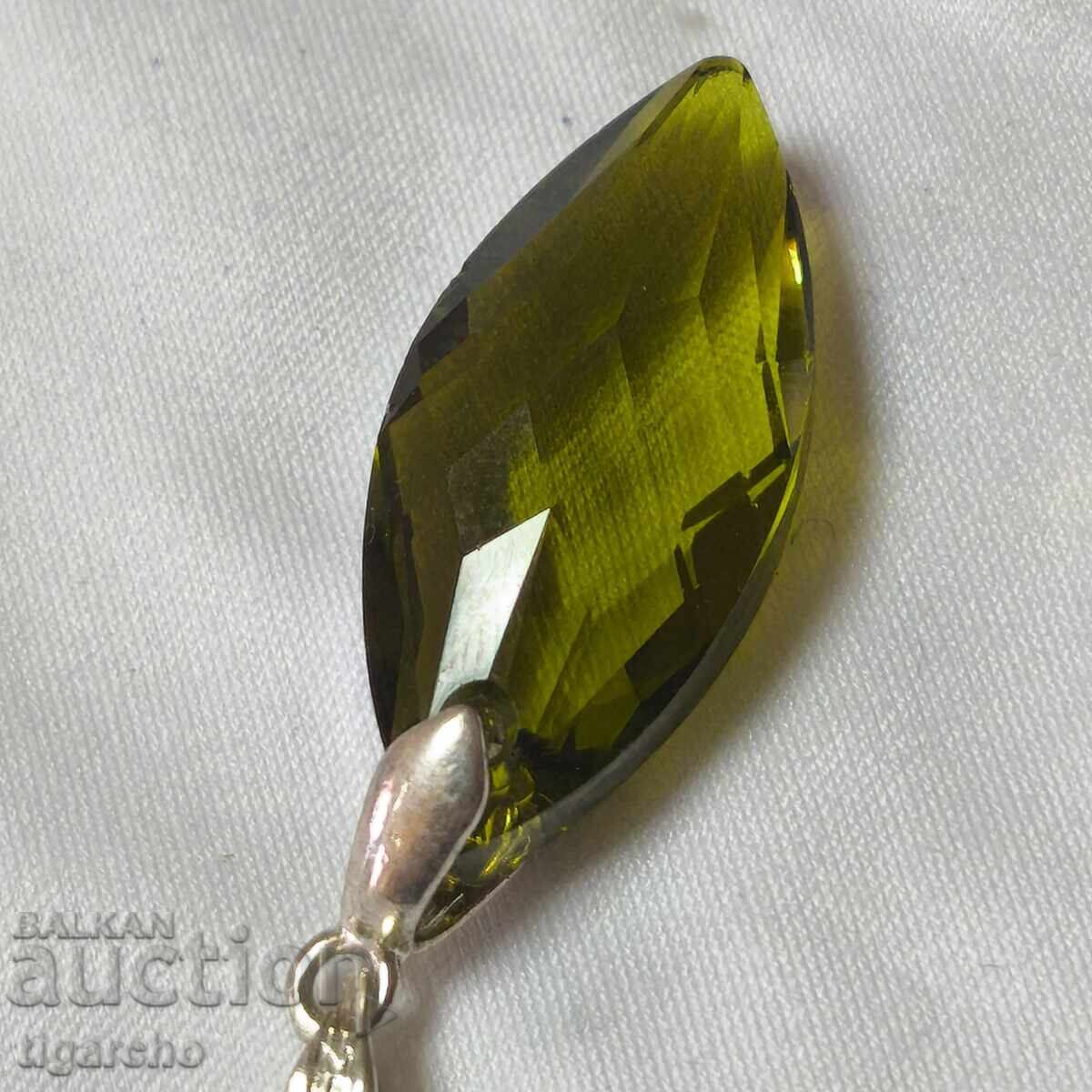 Delivery of Silver pendant with a stone Delivery of Silver pendant with a stone