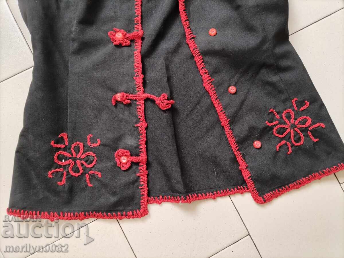 Vestă veche de damă, cămașă, vestă cu preț 53.00 BGN | € 27.10