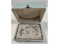 Cutie veche de bijuterii de 100 de ani