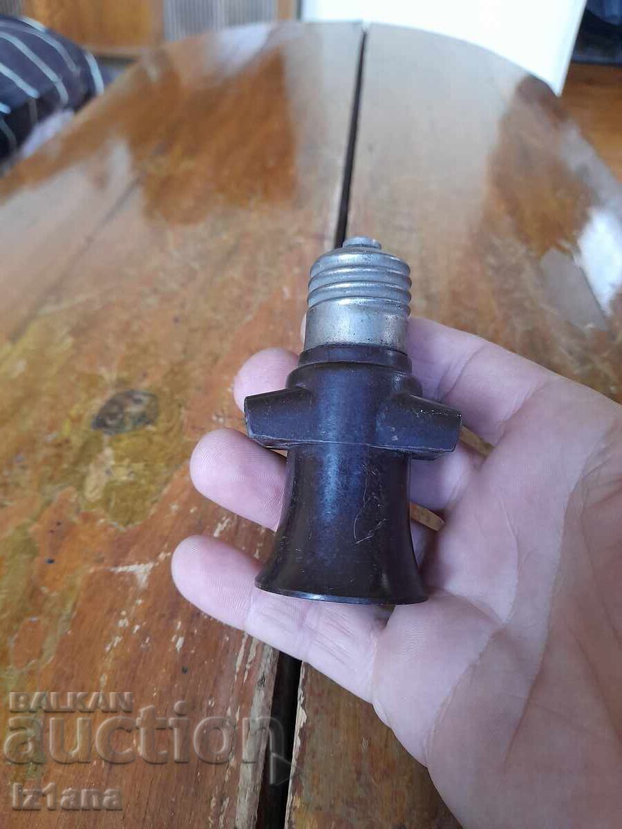 Veche lampă de masă cu preț 16.00 BGN | € 8.18