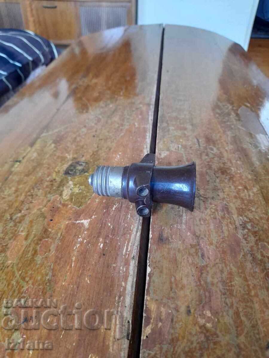 Veche lampă de masă