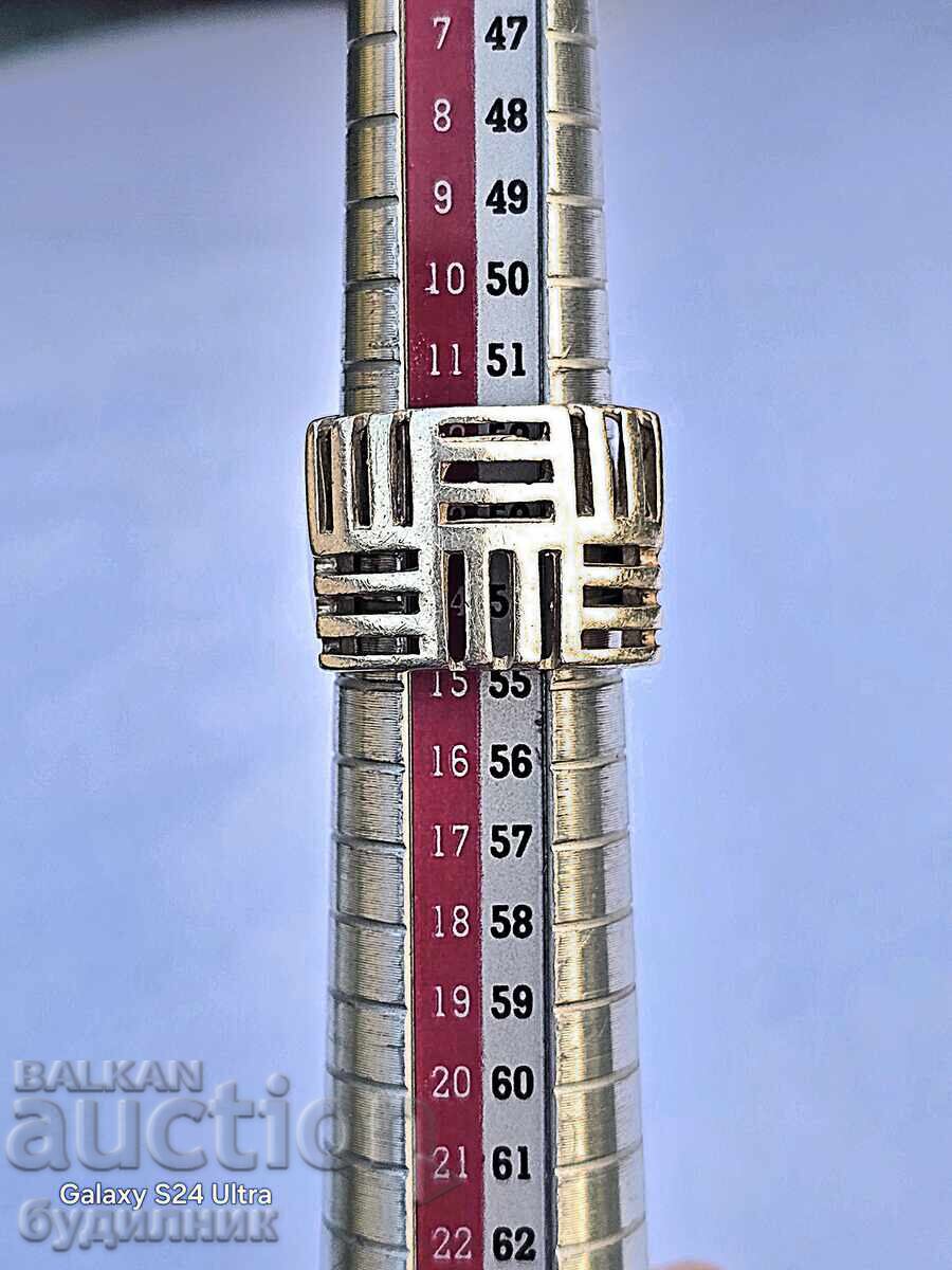 Доставка на Сребърен Масивен пръстен. 8,15 Грама. 17мм. Пускам над 100 А Доставка на Сребърен Масивен пръстен. 8,15 Грама. 17мм. Пускам над 100 А