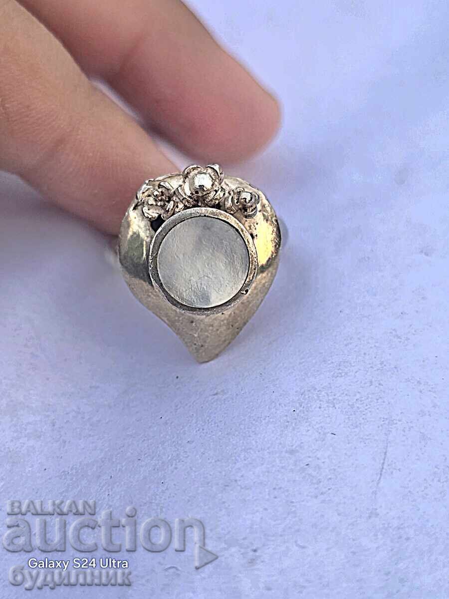 Сребърен Масивен пръстен. 6,27 Грама. 17мм. Пускам над 100 А с цена 31.99 лв. | € 16.36 Сребърен Масивен пръстен. 6,27 Грама. 17мм. Пускам над 100 А с цена 31.99 лв. | € 16.36