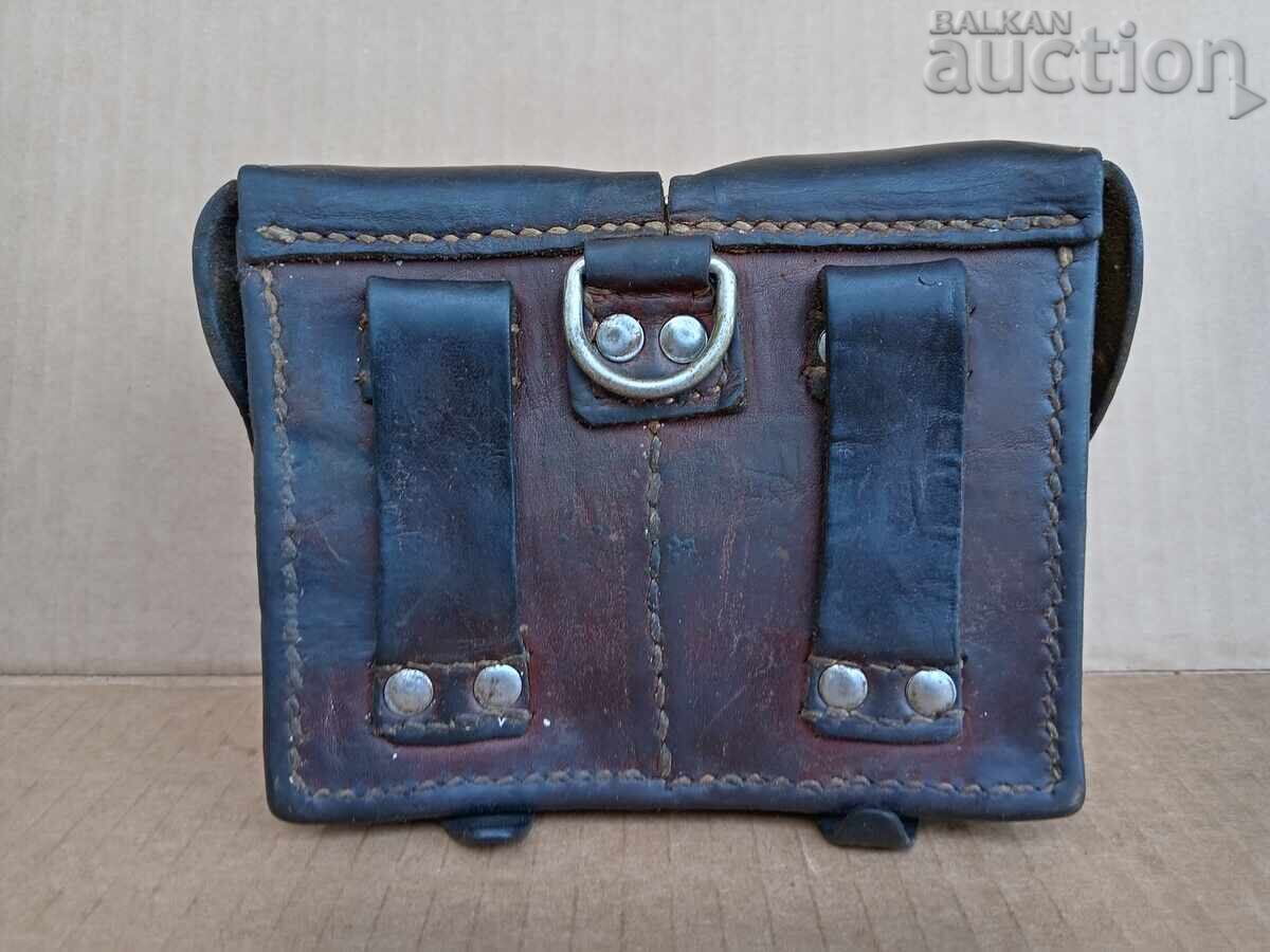 Port-țigară din piele Carcano 6,5 Mannlicher Schönauer cu preț 71.00 BGN | € 36.30 Port-țigară din piele Carcano 6,5 Mannlicher Schönauer cu preț 71.00 BGN | € 36.30