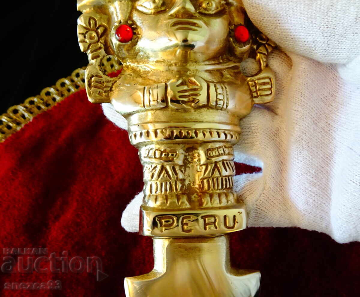 Auction  The Tumi Peruvian divine bronze dagger, knife