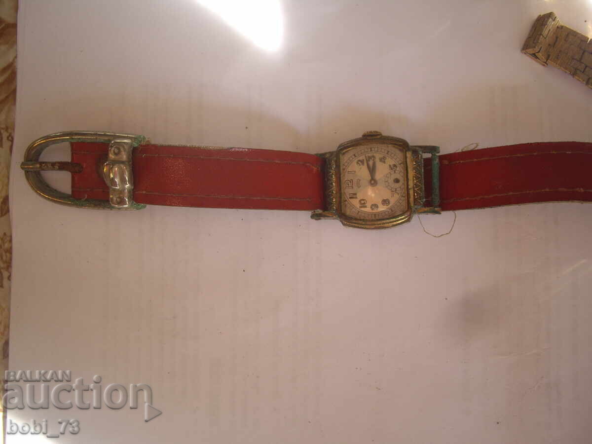 Star damski pozlaten chasovnik with price 25.00 BGN | € 12.78