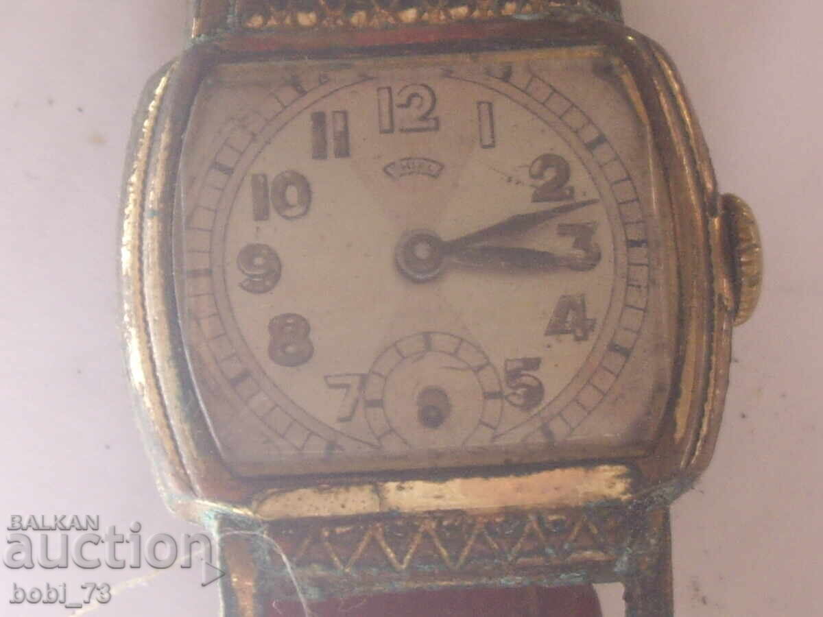 Star damski pozlaten chasovnik