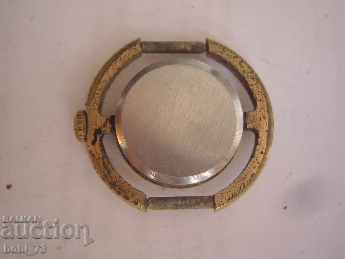 Star damski pozlaten chasovnik with price 20.00 BGN | € 10.23 Star damski pozlaten chasovnik with price 20.00 BGN | € 10.23