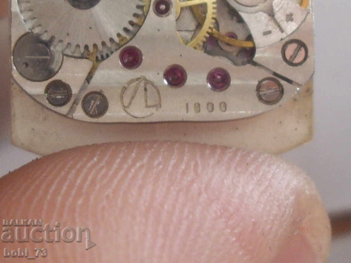 Доставка на Стар дамски позлатен часовник Доставка на Стар дамски позлатен часовник