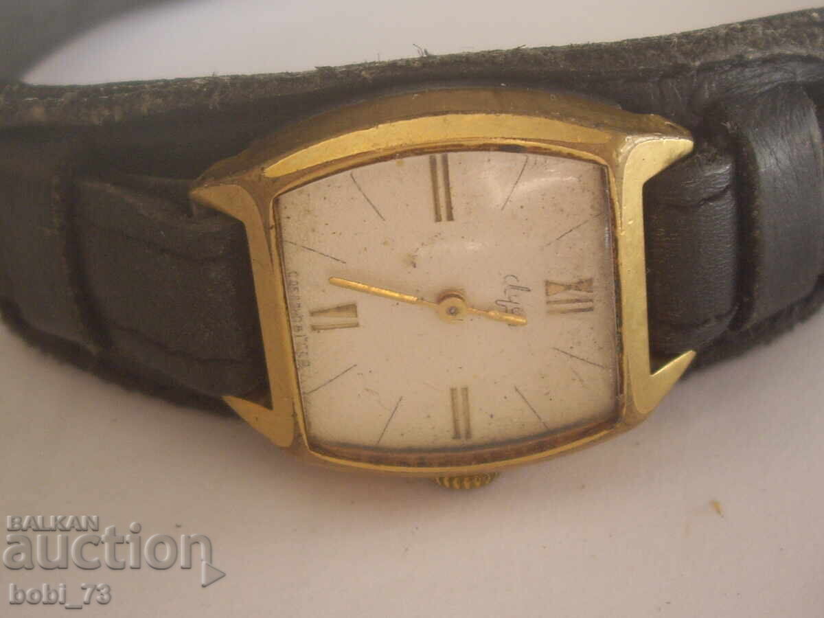 Стар дамски позлатен часовник Стар дамски позлатен часовник