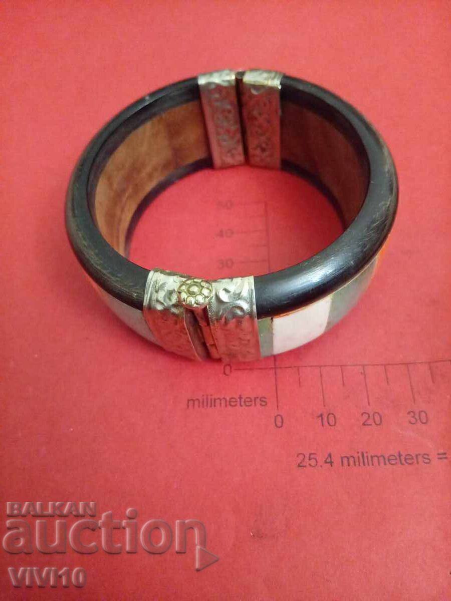 Αρχαίο βραχιόλι, κέρατο βουβαλιού