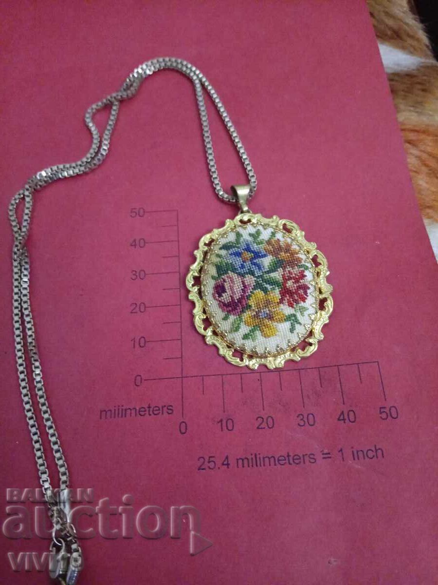 Antique, hand-embroidered necklace Antique, hand-embroidered necklace