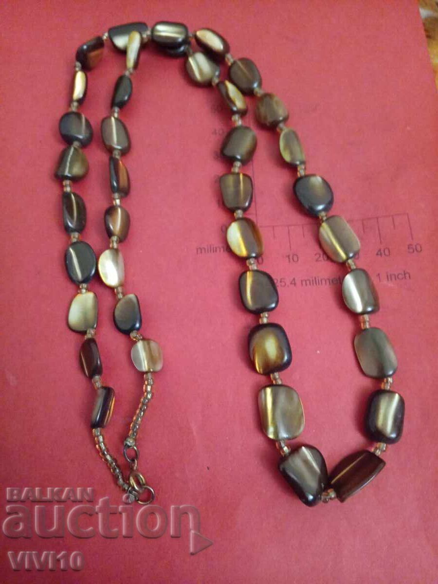 Colier vechi cu sidef Colier vechi cu sidef