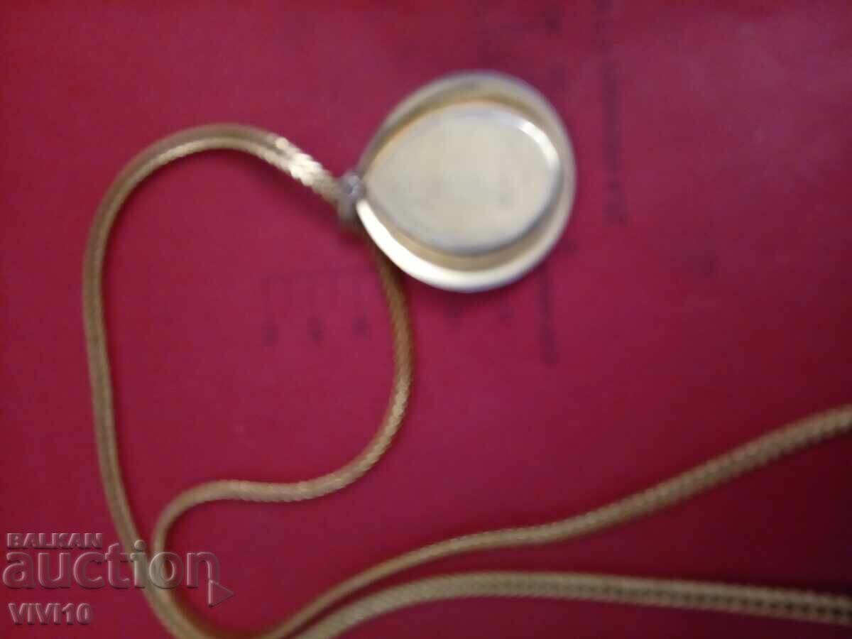 Αρχαίο κολιέ GES GESCH με τιμή 50.00 BGN | € 25.56 Αρχαίο κολιέ GES GESCH με τιμή 50.00 BGN | € 25.56