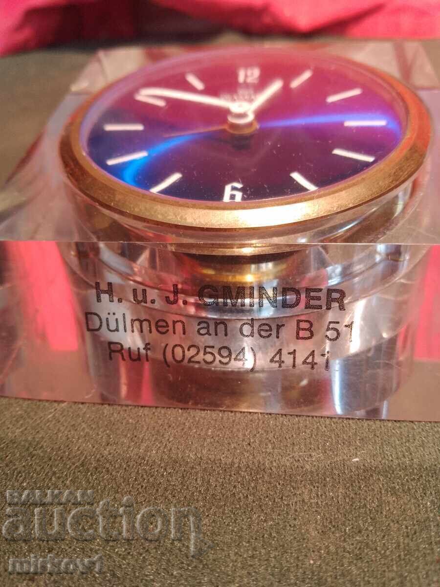 Επιτραπέζιο ρολόι με τιμή 30.00 BGN | € 15.34 Επιτραπέζιο ρολόι με τιμή 30.00 BGN | € 15.34