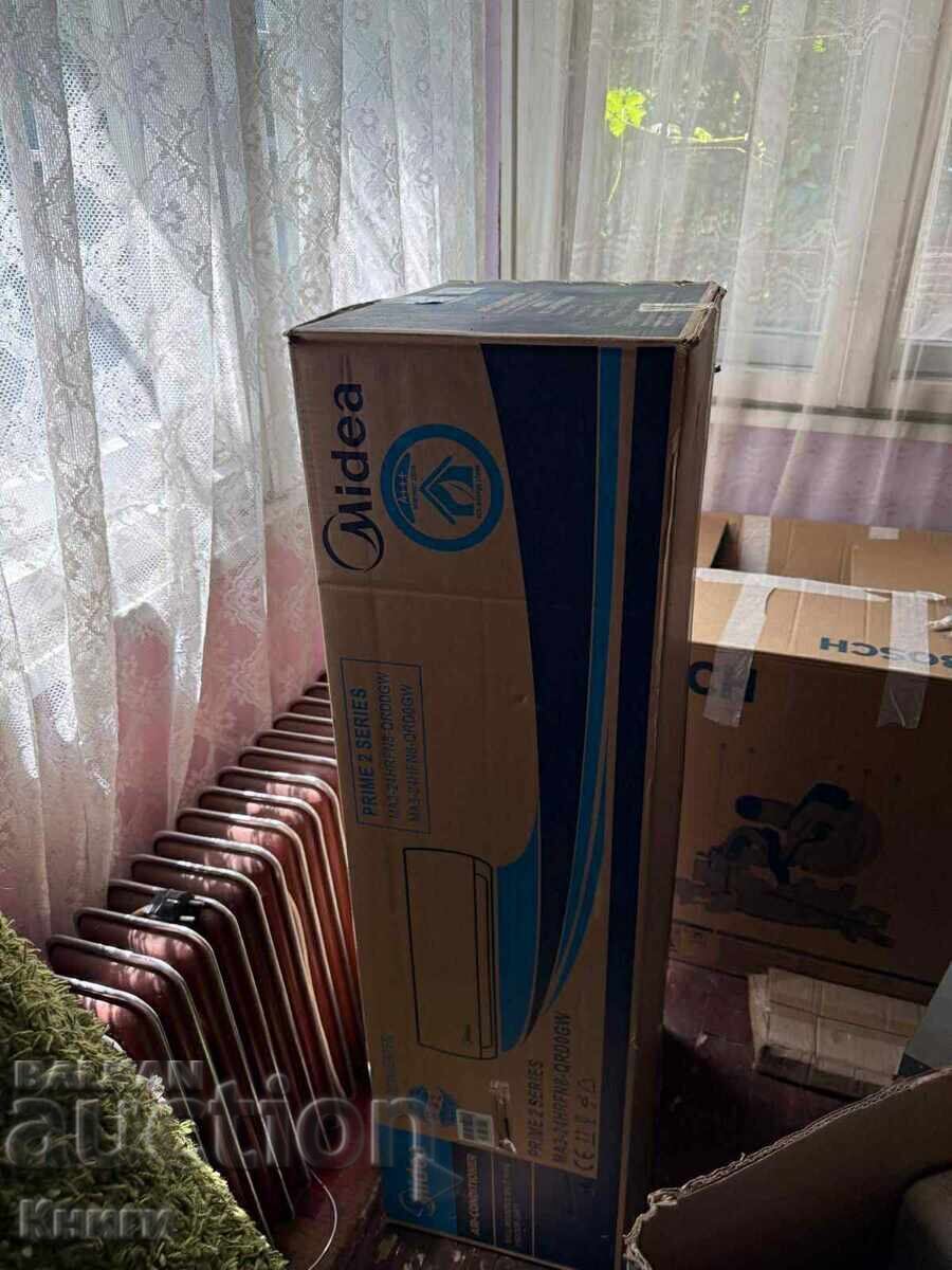 Aparat de aer condiționat tip Inverter Midea MSEPBU-24HRFN8-QRD0GW - nou Aparat de aer condiționat tip Inverter Midea MSEPBU-24HRFN8-QRD0GW - nou