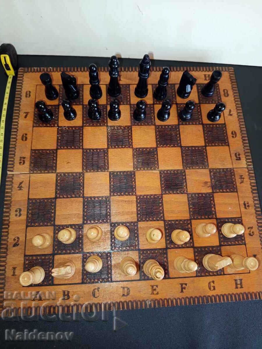 Παράδοση Ξύλινο σκάκι από την εποχή του σοσιαλισμού Παράδοση Ξύλινο σκάκι από την εποχή του σοσιαλισμού