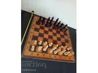 Șah din lemn de pe vremea comuniștilor