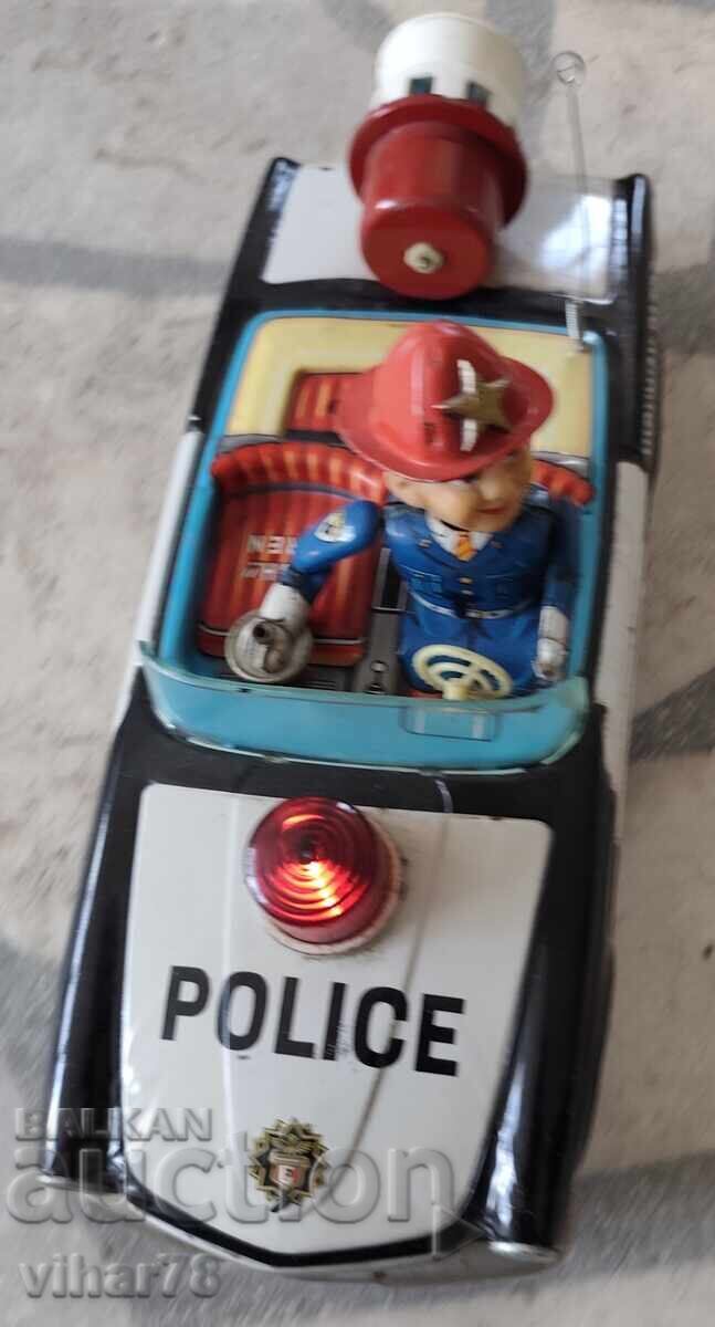 Licitație Mașină veche din metal Licitație Mașină veche din metal