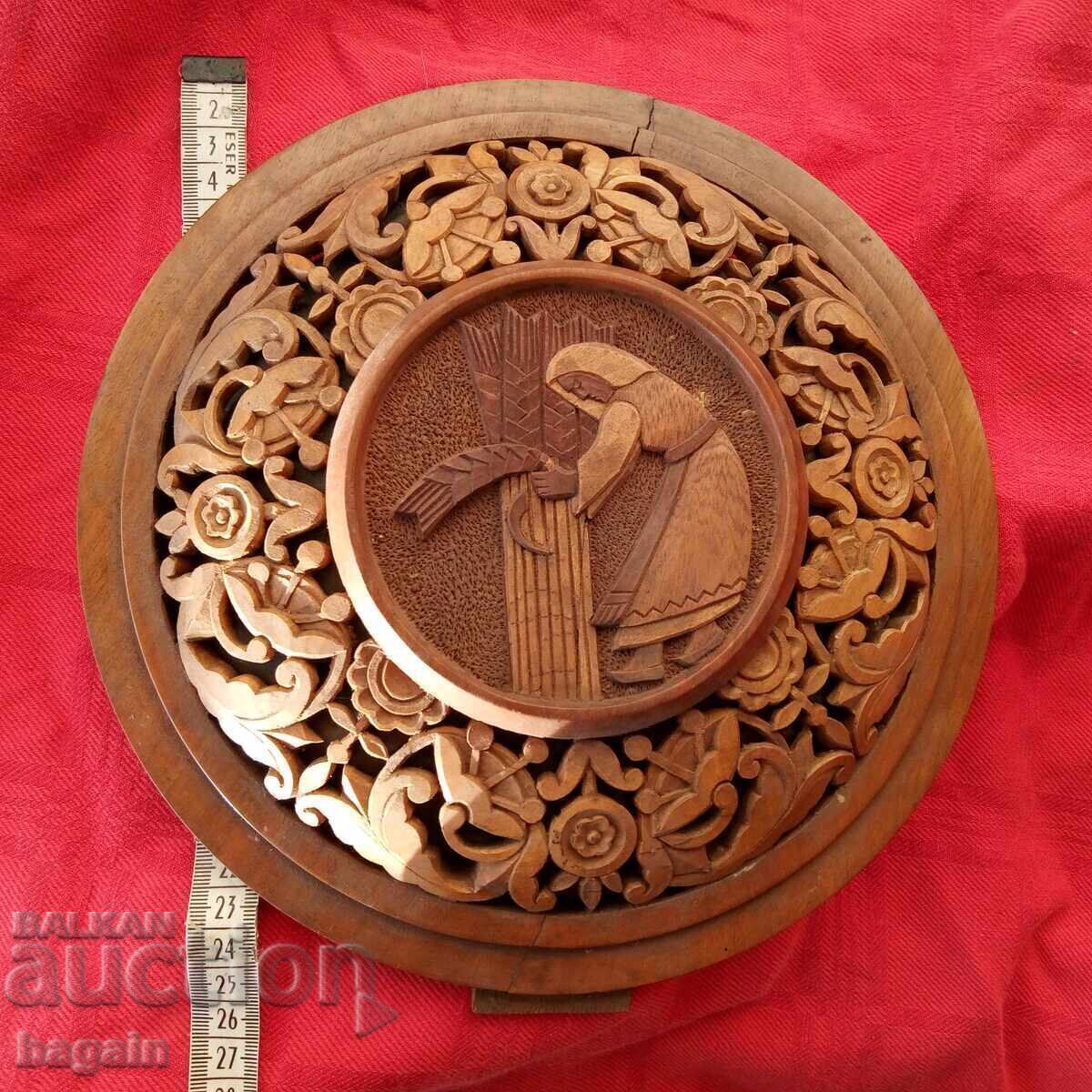 Уникална българска дърворезба.