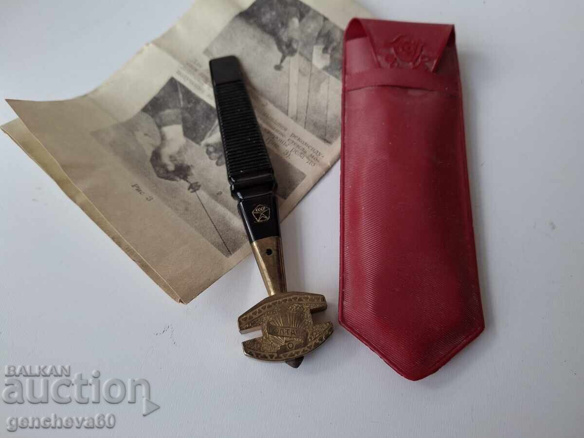 Livrarea Freză de sticlă vintage din alamă cu diamant URSS