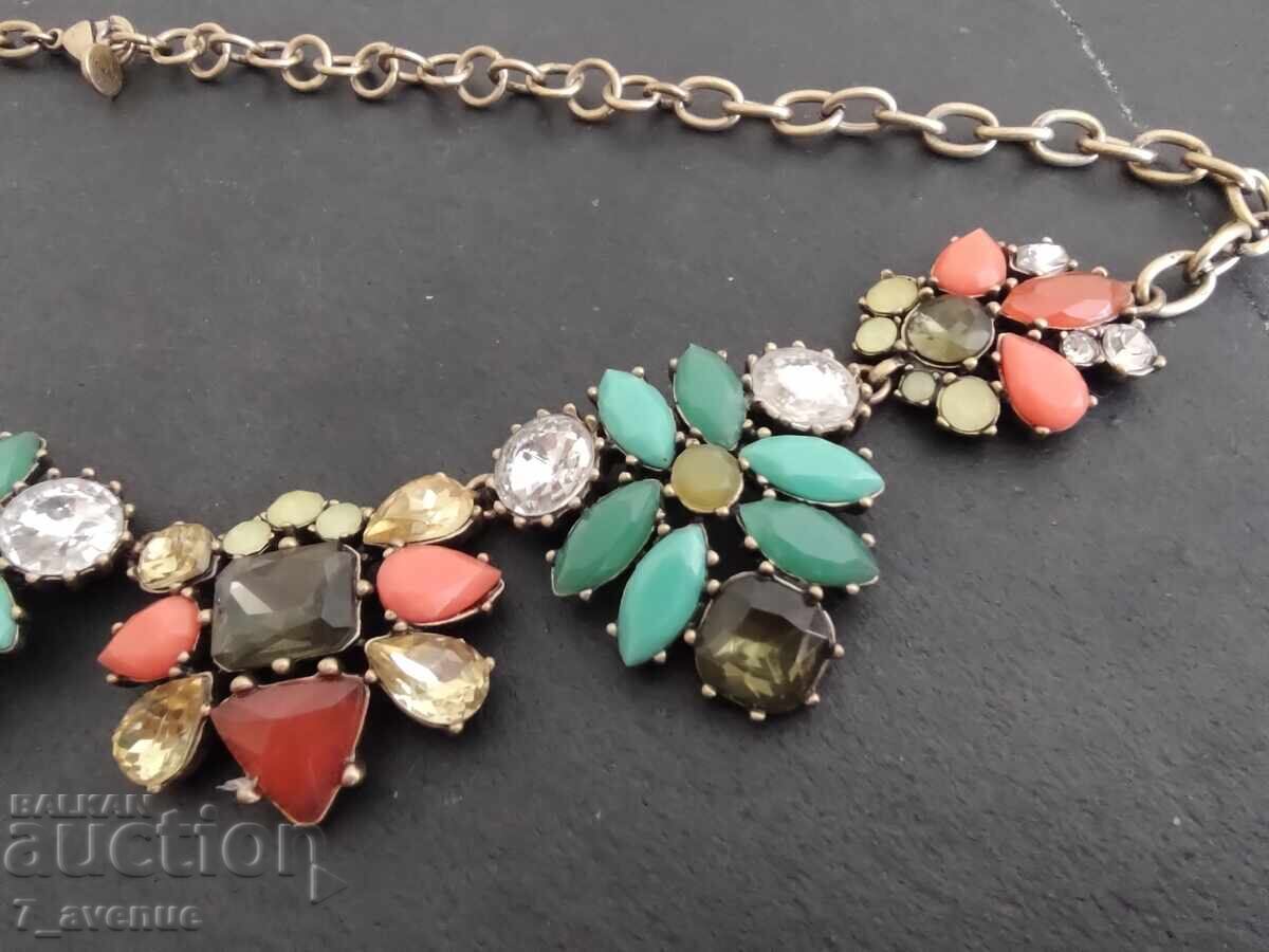 Доставка на Колие, цветно шикарско, дизайнерско, 14.06.25 Доставка на Колие, цветно шикарско, дизайнерско, 14.06.25