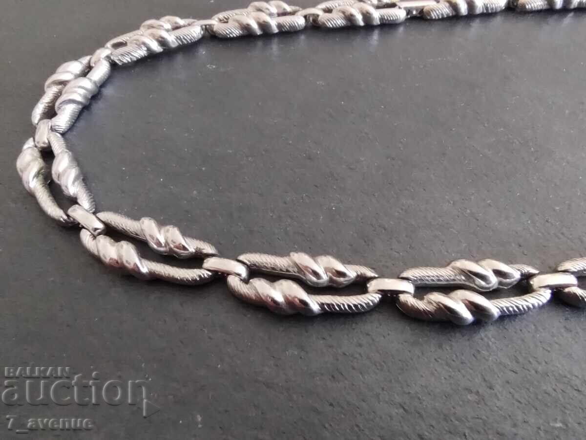 Auction  Necklace, style and elegance 14.06.25