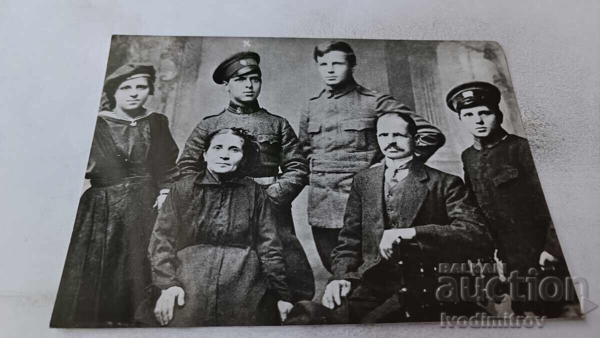 Postcard Hristo Smirnenski with his family 1907