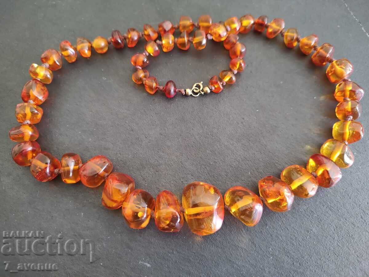 Колие, кехлибар  , около 60 см дълъг, 14.06.25 с цена 99.00 лв. | € 50.62