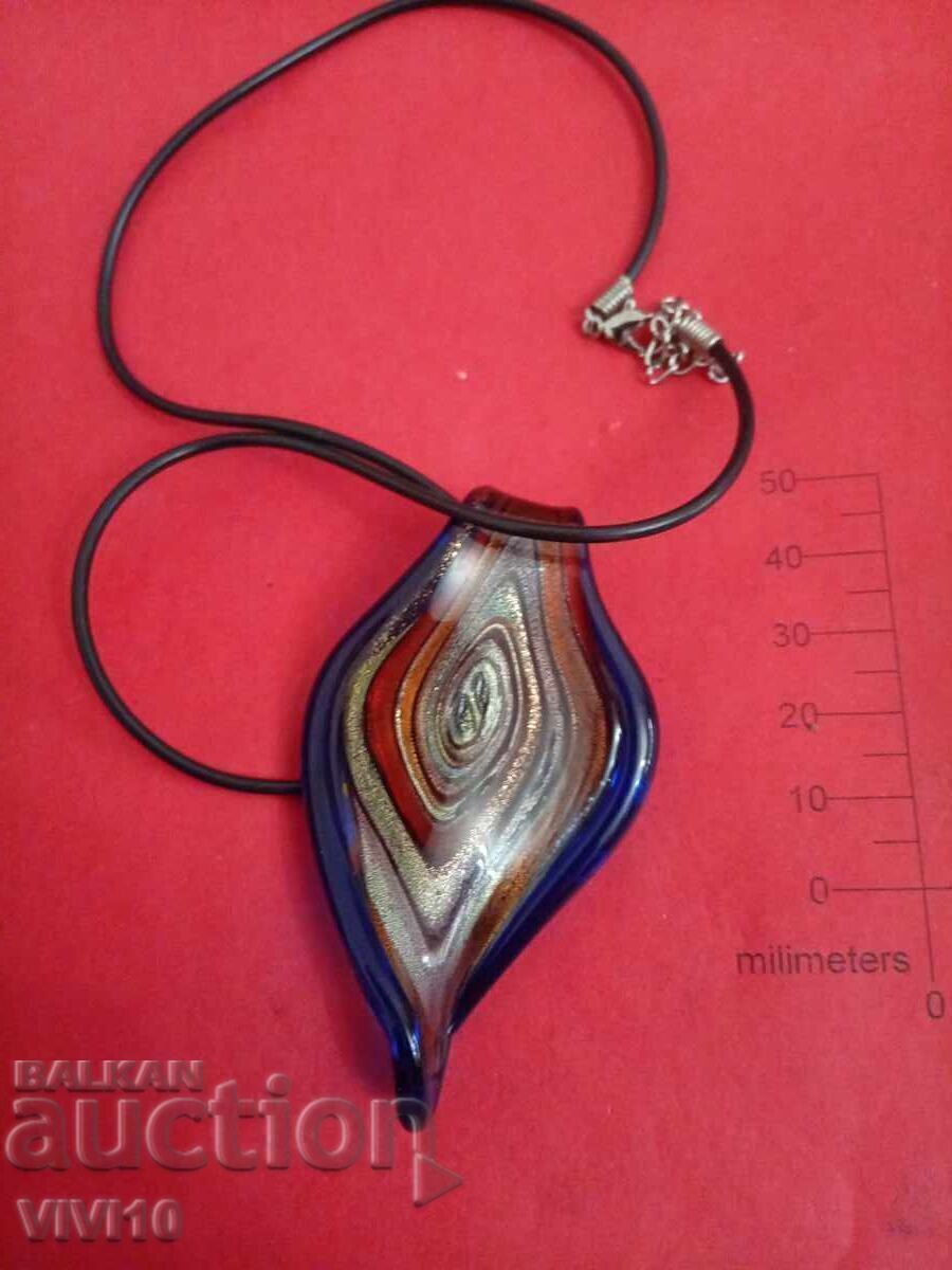 Colier vechi tip Murano cu preț € 20.00 | 39.12 BGN