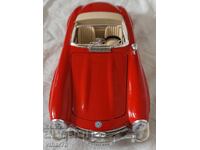 Ενα αυτοκίνητο