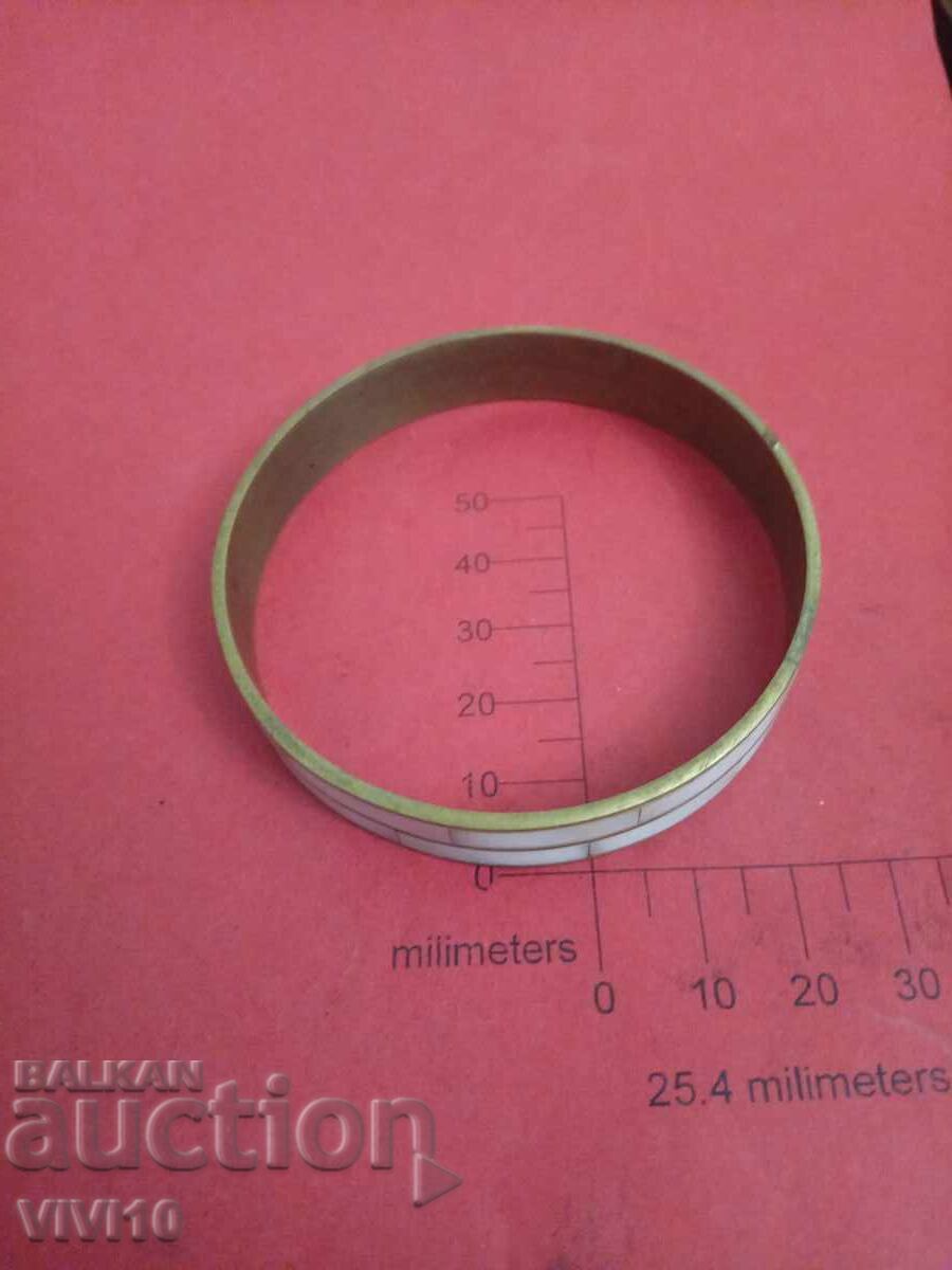 Antique bracelet with mother of pearl