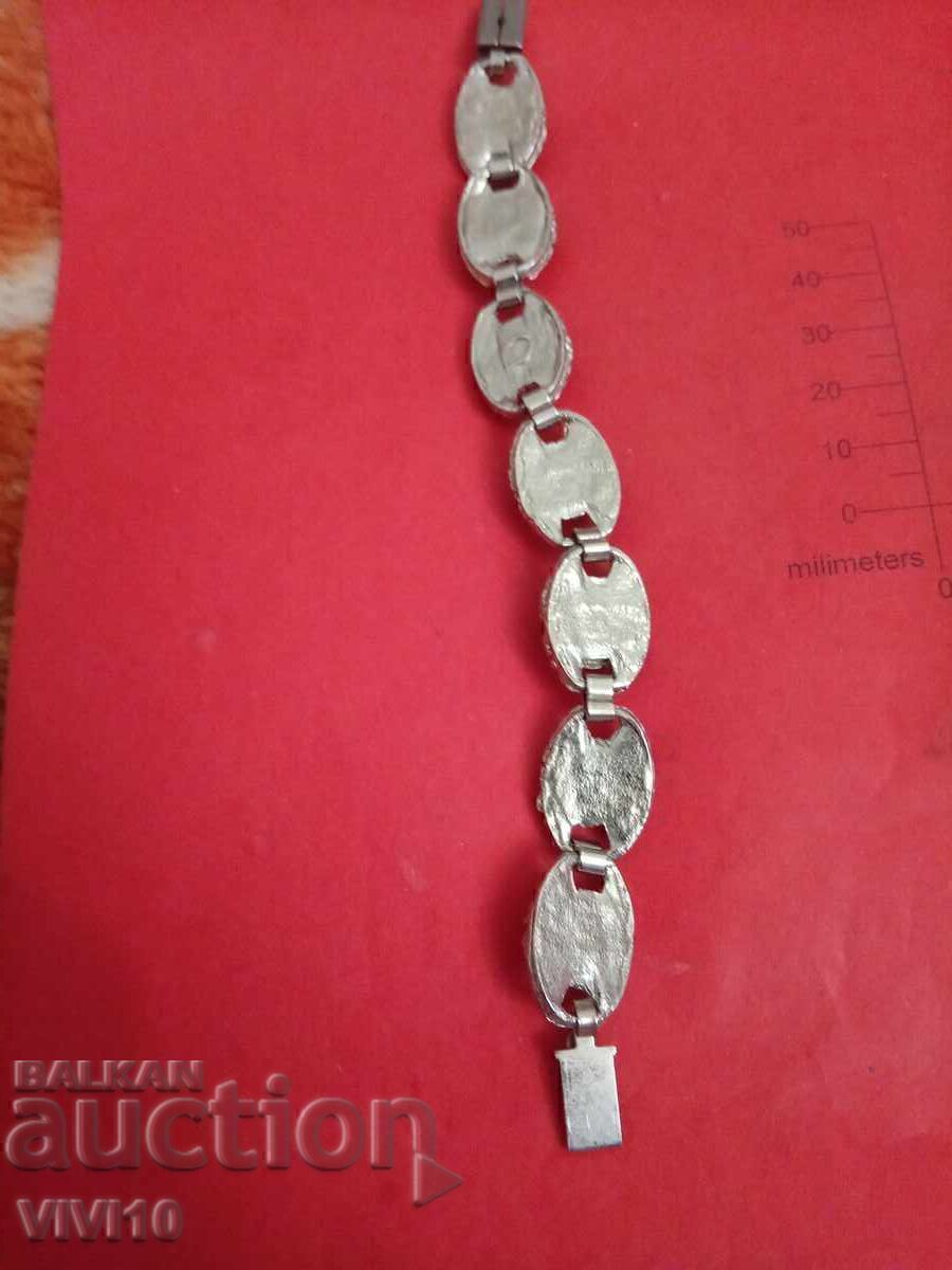 Αρχαίο βραχιόλι με μάτι τίγρης με τιμή 30.00 BGN | € 15.34