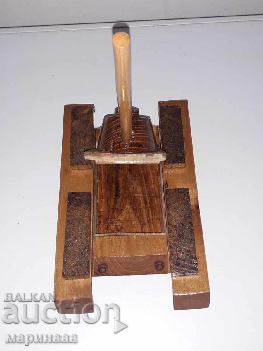 MODEL VECHI - CUTIE ''TANK''. LEMN - 6 MODEL VECHI - CUTIE ''TANK''. LEMN - 6