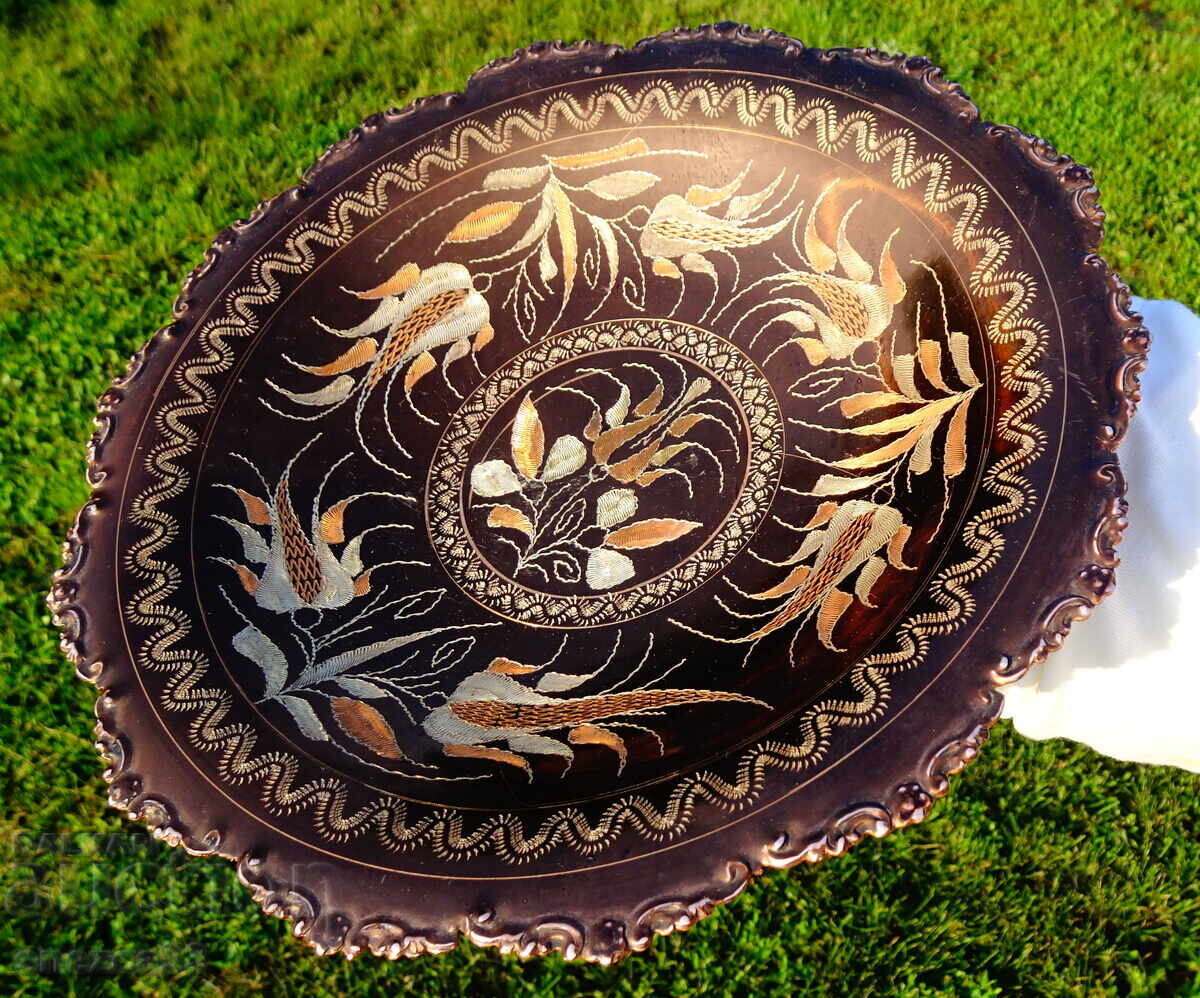 Γραπτό χάλκινο φρουτιέρα, κούπα, σε ποδαράκια με τιμή 26.00 BGN | € 13.29