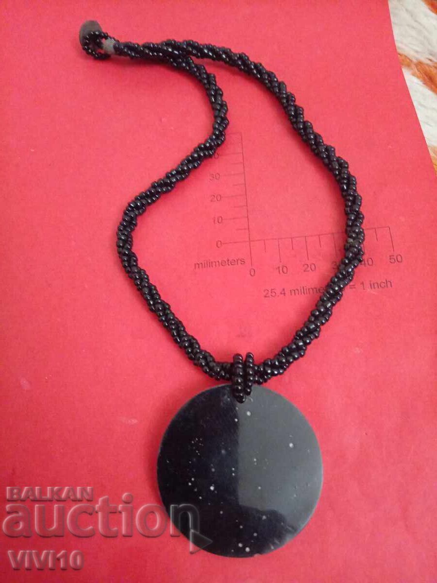 Старинно колие със седеф с цена € 25.00 | 48.90 лв. Старинно колие със седеф с цена € 25.00 | 48.90 лв.