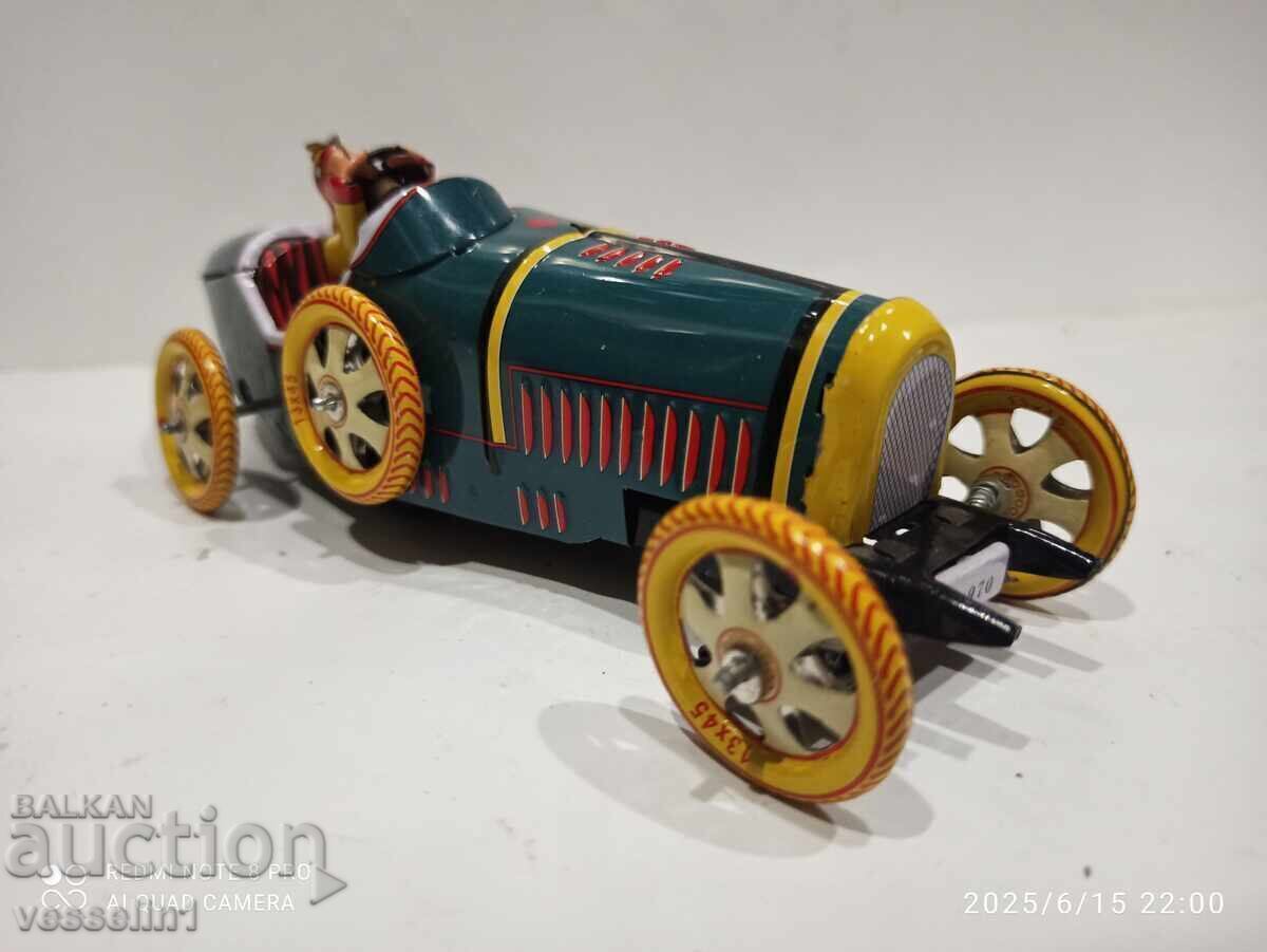 Old sheet metal car with a wind-up friction mechanism with price 85.00 BGN | € 43.46