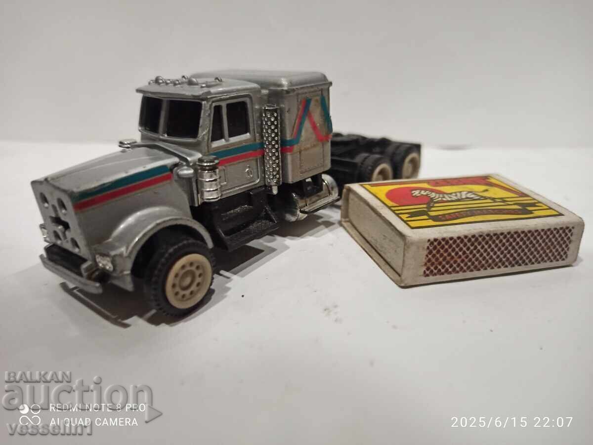 Vechi camion, mașinuță de jucărie veche, din colecție americană