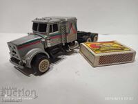 Παλιό φορτηγάκι, παλιό παιδικό καροτσάκι από αμερικάνικη συλλογή