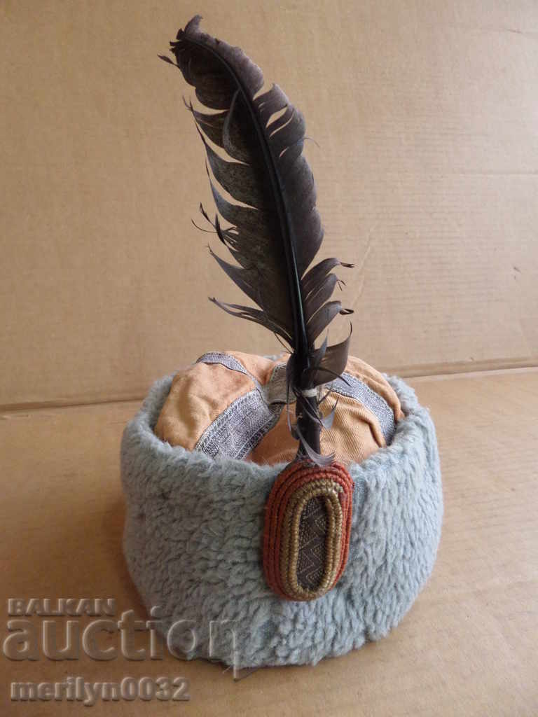 Căciulă de legionar gardist, cu pană, uniformă, cocardă