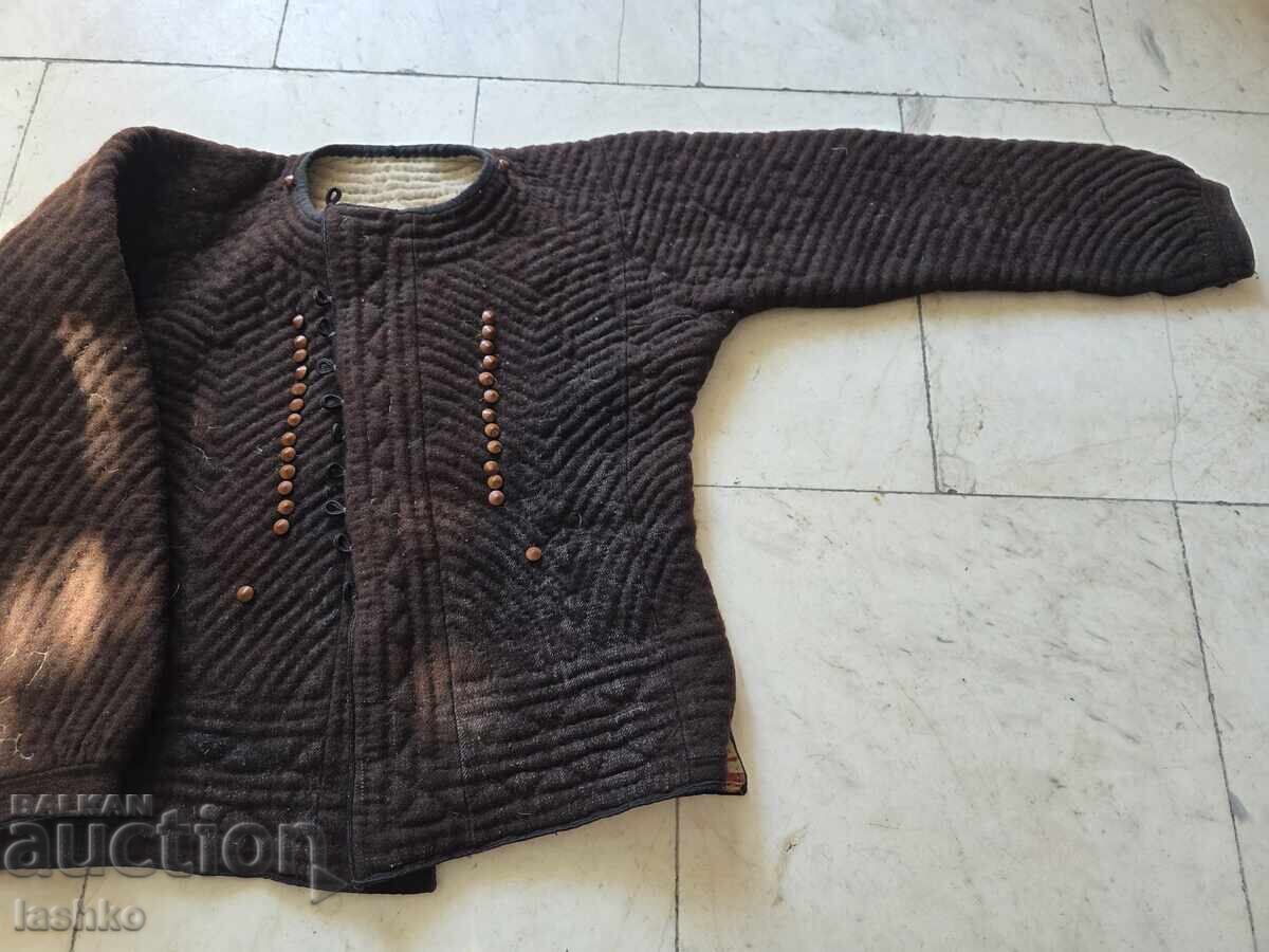 Αυθεντική Αντέρια με τιμή 99.99 BGN | € 51.12