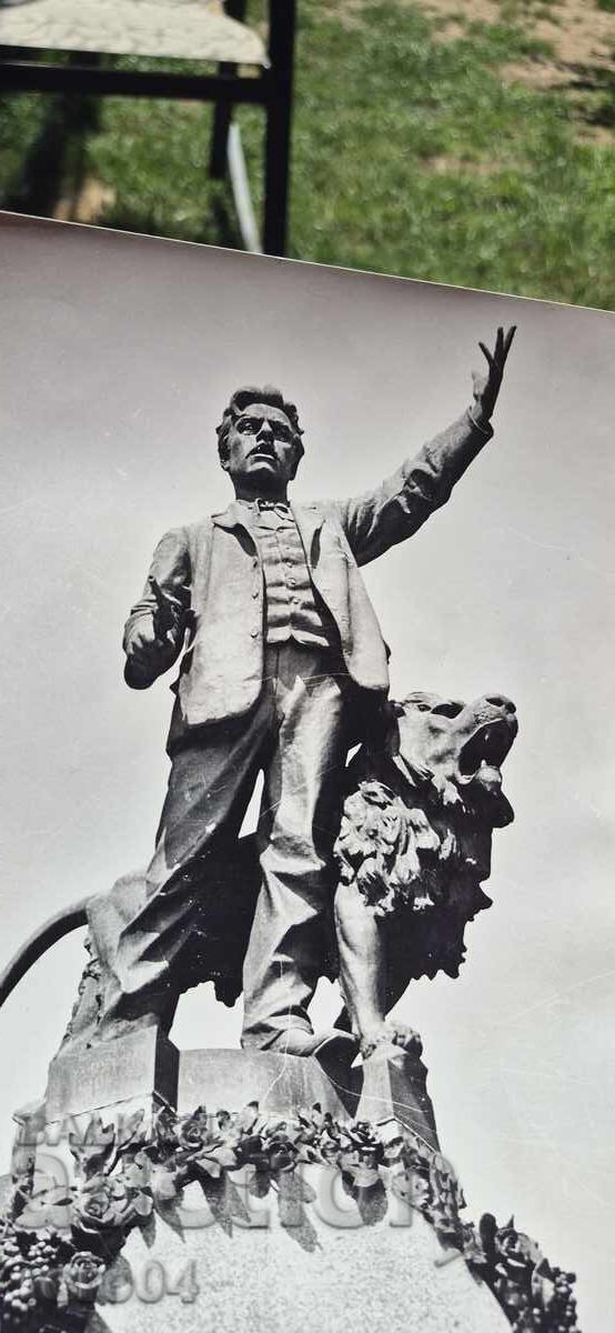 VASIL LEVSKI - MONUMENT - photo: Il. Harizanov - 7 VASIL LEVSKI - MONUMENT - photo: Il. Harizanov - 7