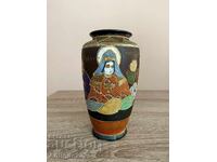 Антична японска ваза в стил Сацума (началото на XX век)