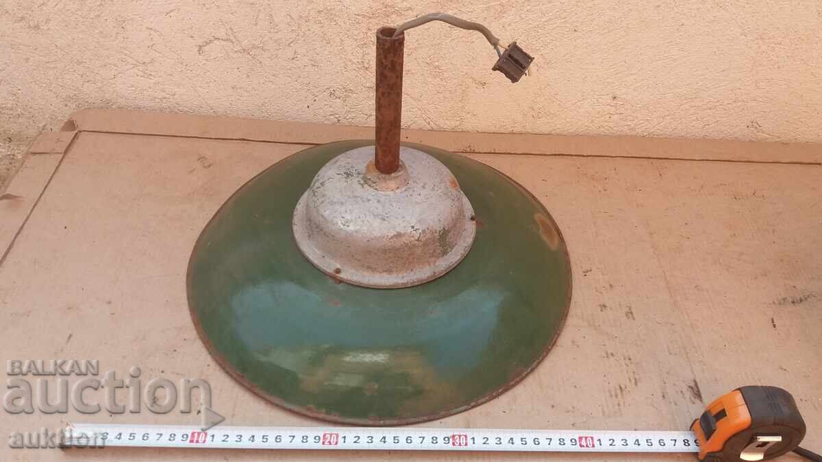 Licitație LAMPADAR MASIV EMAILAT - LAMPĂ INDUSTRIALĂ Licitație LAMPADAR MASIV EMAILAT - LAMPĂ INDUSTRIALĂ